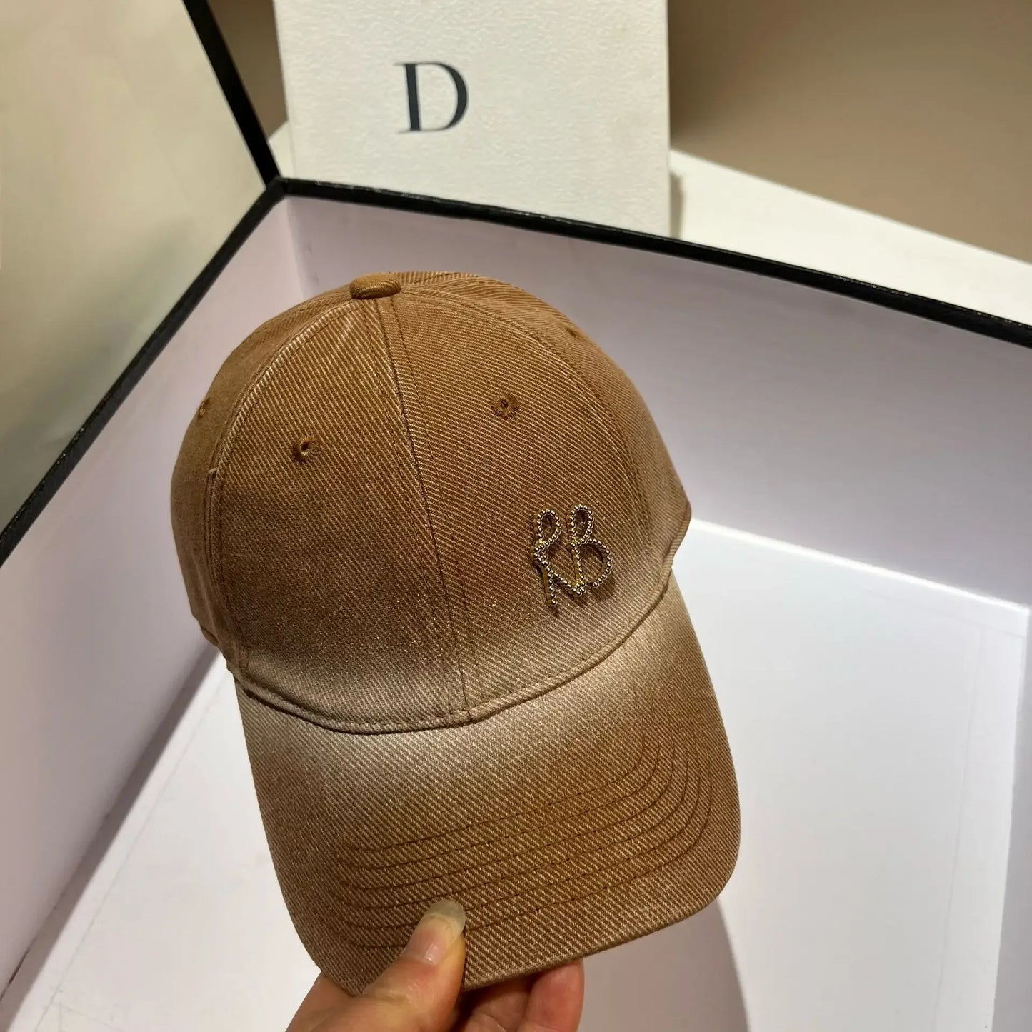 Luxury Designer Metal Letter  Baseball Caps Men Women Fashion Snapback Hip Hop Adjustable Bone Dad Hat Outdoor Visor Sun Hats